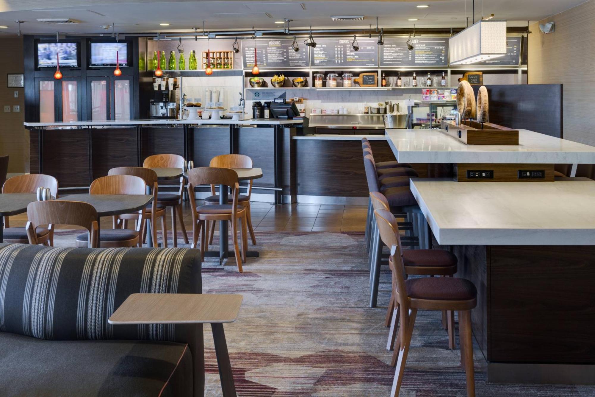 Hotel Courtyard By Marriott Providence Warwick Exterior foto
